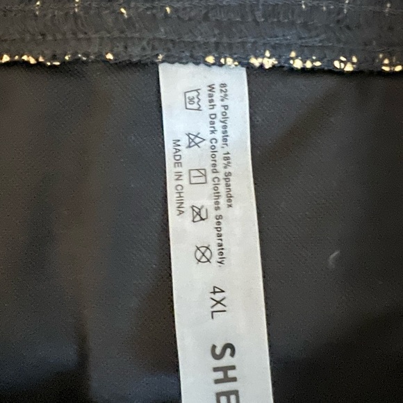 NWOT SHEIN Black & Gold 2 pc Bathing Suit (Size 4X) (NWOT) - Picture 2 of 3